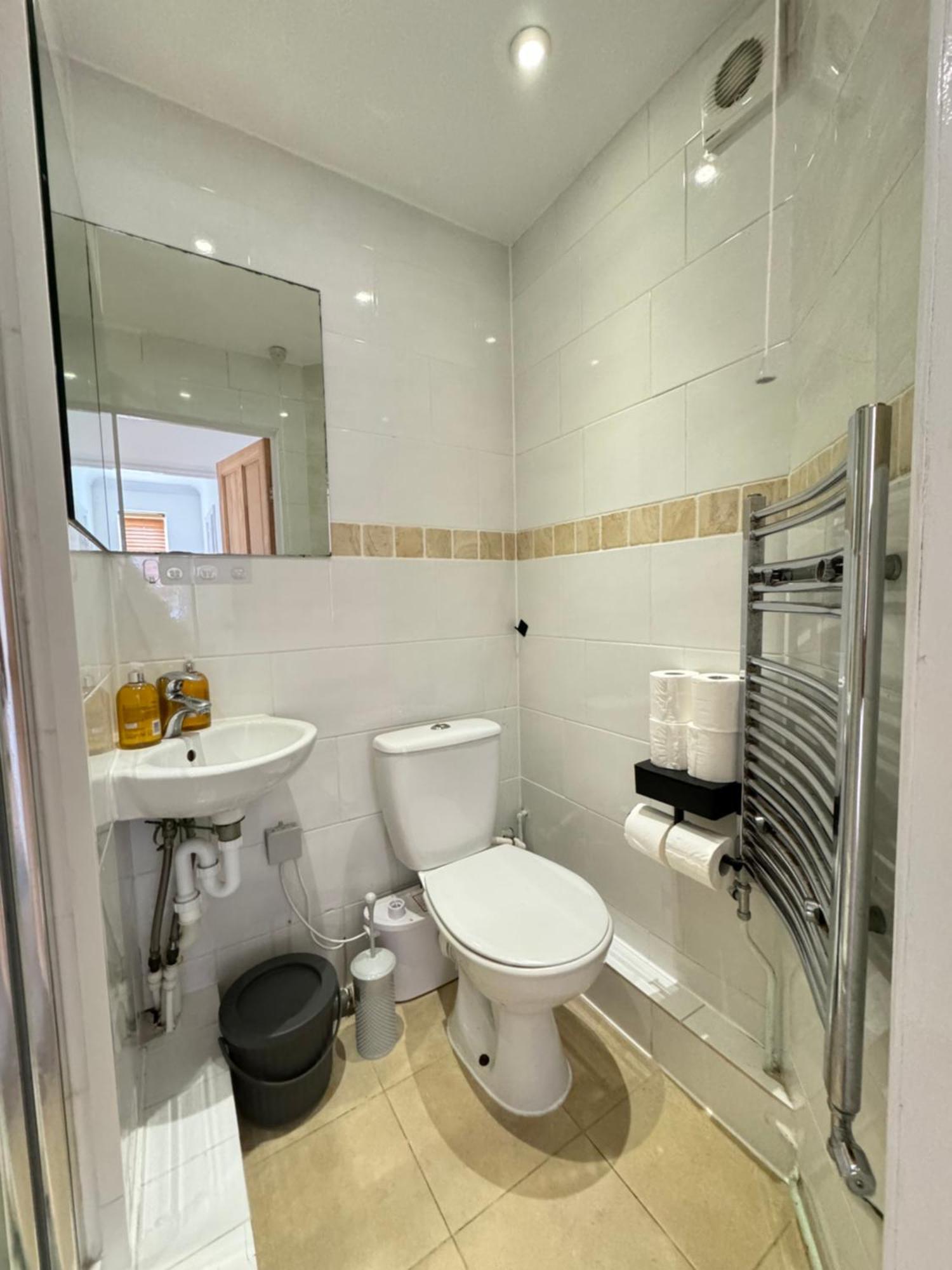 Spacious 3bd Flat Close To Tube - Fulham! * Londres